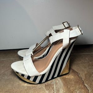 BLACK & WHITE WEDGES